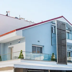 https://nikis-apartments.hotelschalkidiki.net