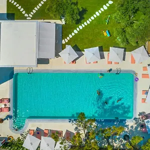 https://cocons-luxury-suites-villas.hotelschalkidiki.net