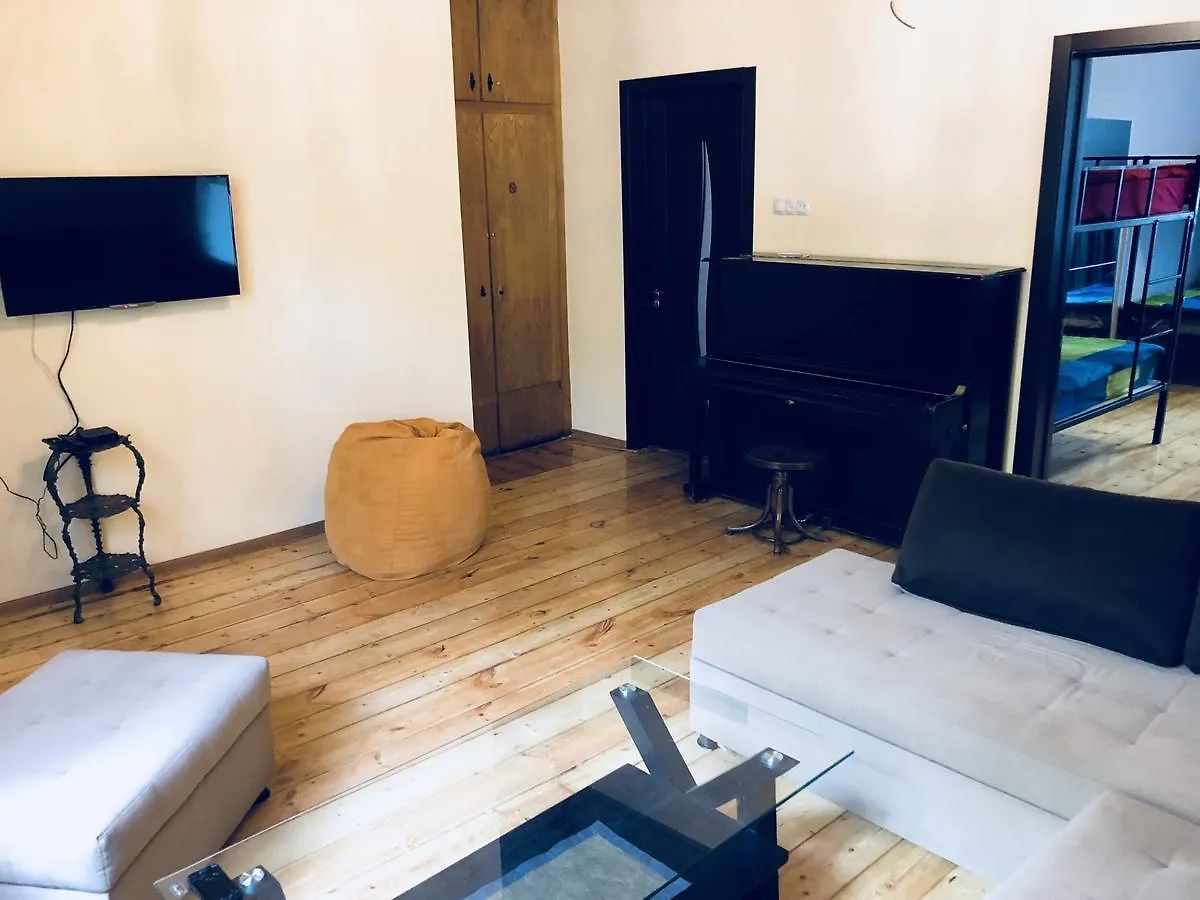 Bude Hostel Тбилиси
